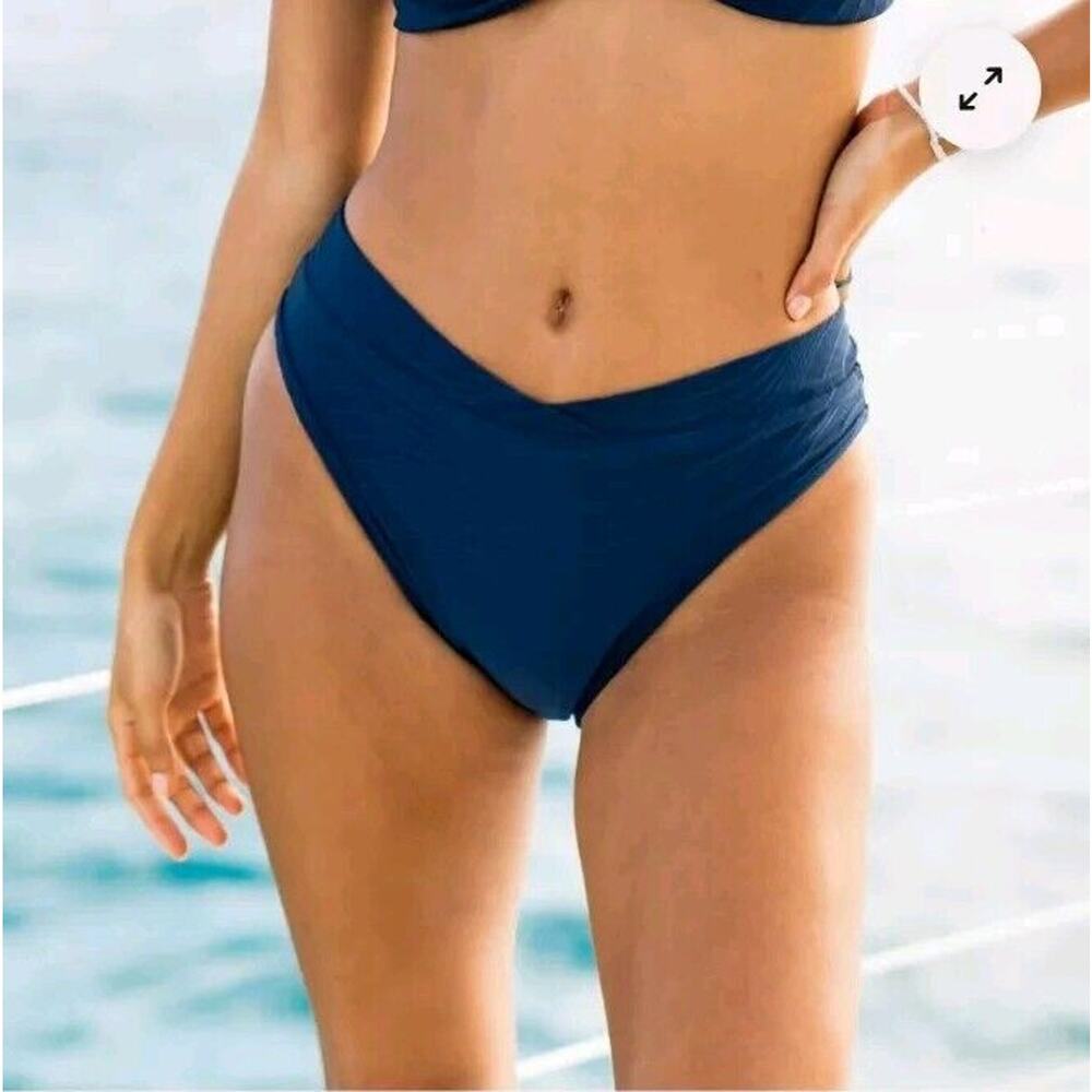 NWT $84 Kenny Flowers The Ravello Textured V front Bikini Bottom Navy Size XXS - Picture 5 of 12
